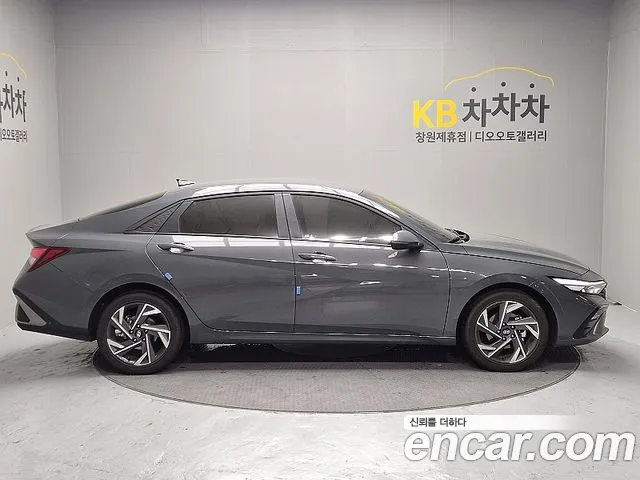 Hyundai Avante CN7 — Фото автомобиля 7