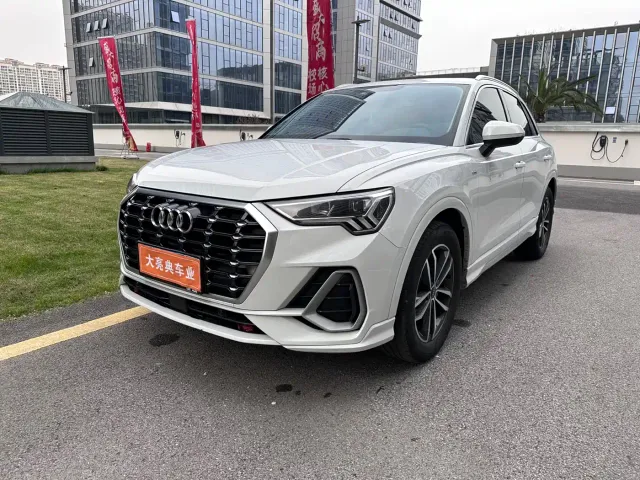 Фотография автомобиля — Audi Q3