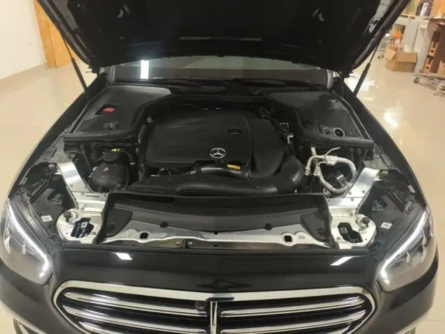 Mercedes-Benz E-Class — Фото автомобиля 16