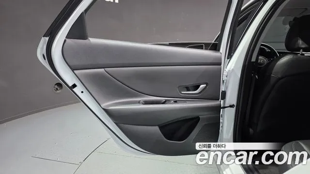 Hyundai AVANTE Modern — Фото автомобиля 24