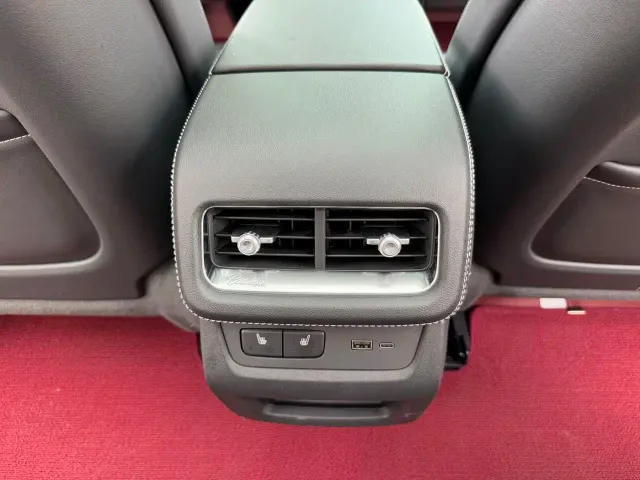 Cadillac XT5 — Фото автомобиля 28