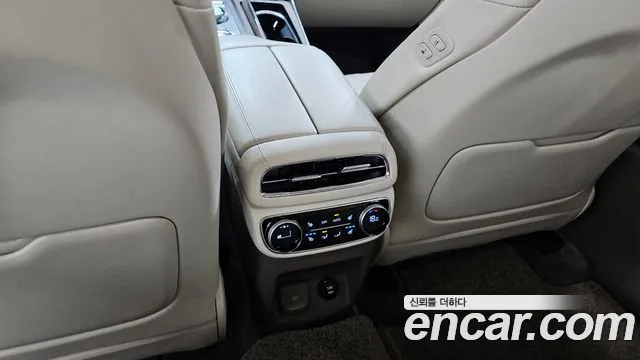 Genesis GV80 — Фото автомобиля 25