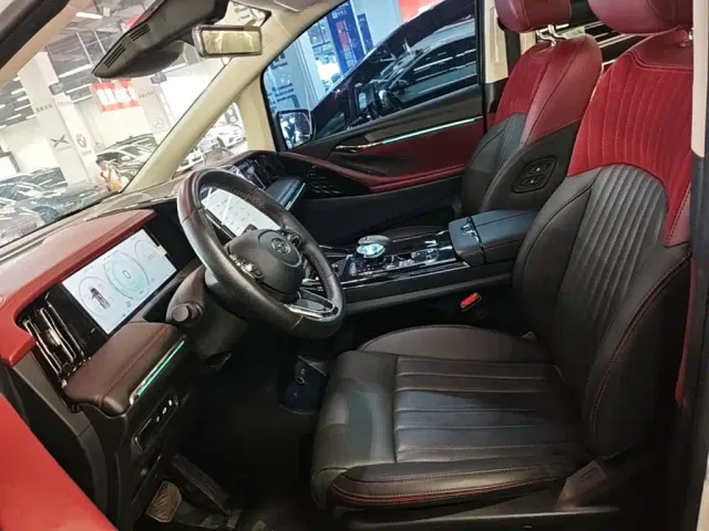 GAC Trumpchi E9 — Фото автомобиля 14