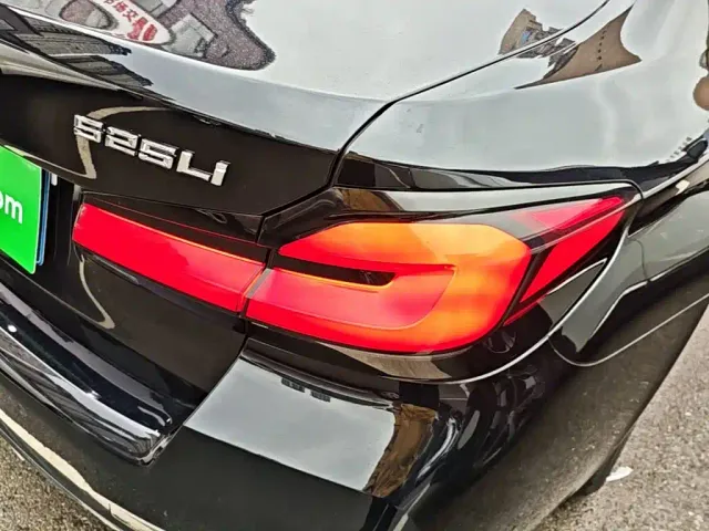 BMW 5 Series — Фото автомобиля 7