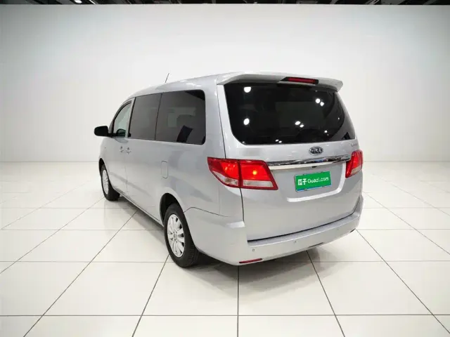 JAC Refine M4 — Фото автомобиля 4