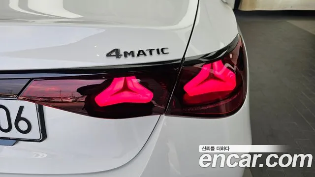 Mercedes-Benz E-Class — Фото автомобиля 8