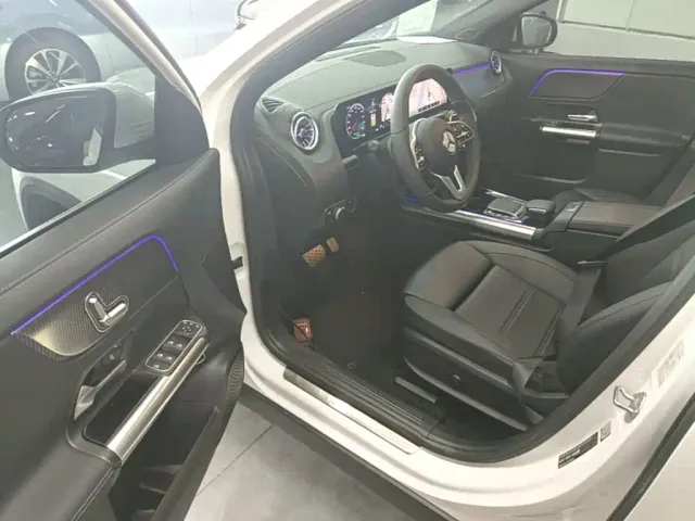 Mercedes-Benz EQA — Фото автомобиля 15