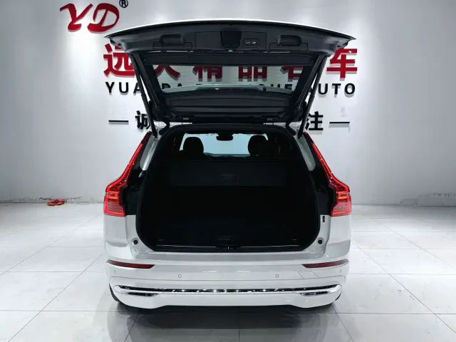Volvo XC60 — Фото автомобиля 18