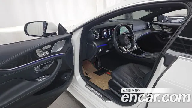 Mercedes-Benz CLS-Class — Фото автомобиля 10