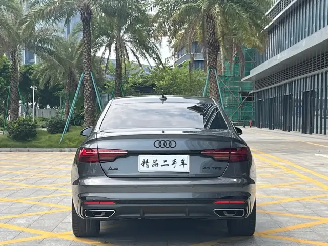 Audi A4L — Фото автомобиля 5