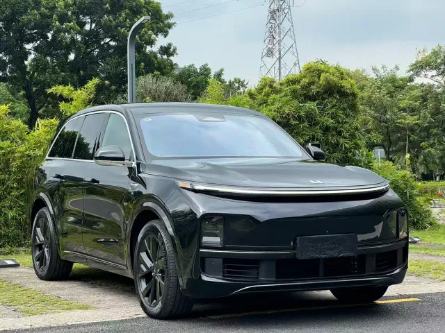 Li Auto L8 — Фото автомобиля 3