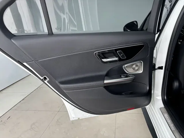 Mercedes-Benz C-Class — Фото автомобиля 21