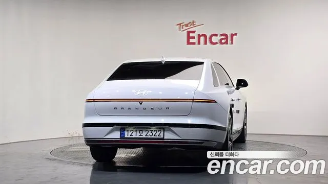 Hyundai Grandeur Grandeur (GN7) 2.5 Бензин 2WD — Фото автомобиля 4
