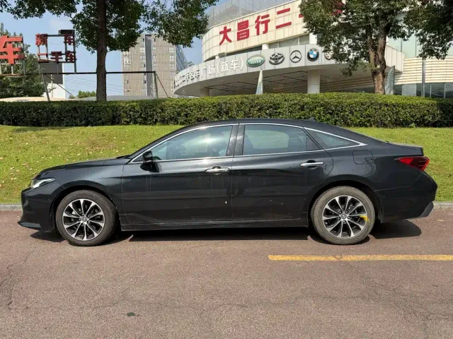 Toyota Avalon — Фото автомобиля 3