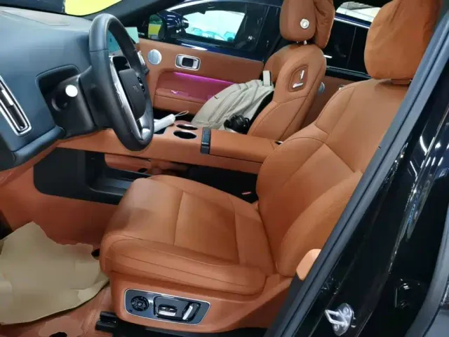 Li Auto L9 — Фото автомобиля 14
