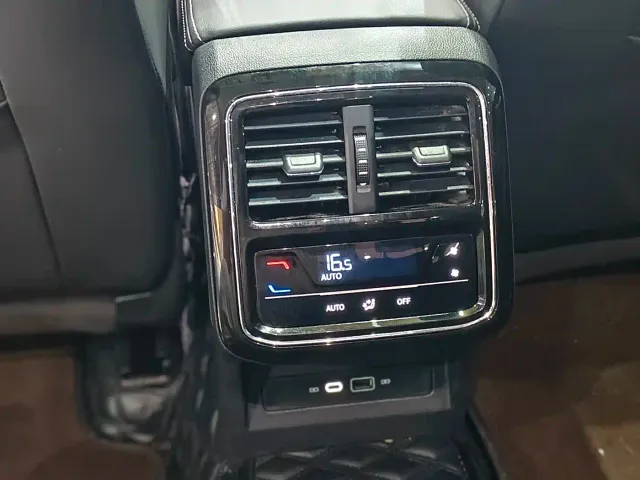 Volkswagen Passat — Фото автомобиля 10