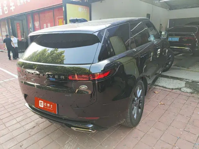 Land Rover Range Rover Sport — Фото автомобиля 4