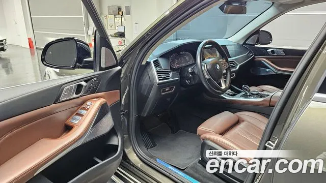 BMW X7 — Фото автомобиля 10