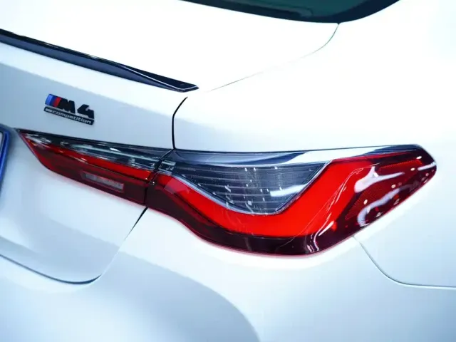 BMW M4 — Фото автомобиля 16