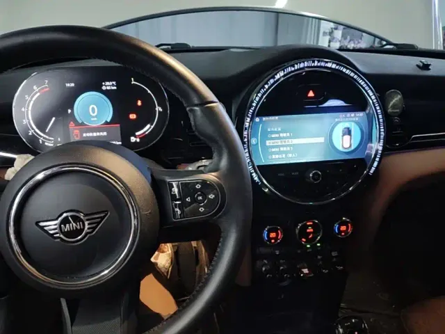 MINI Hatch — Фото автомобиля 9