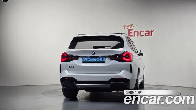BMW iX3 G08 (2020–2024) — Фото автомобиля 3