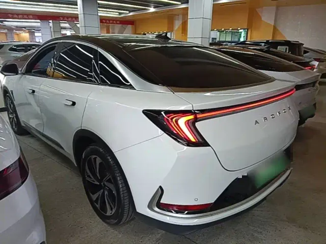 Arcfox Alpha S — Фото автомобиля 4