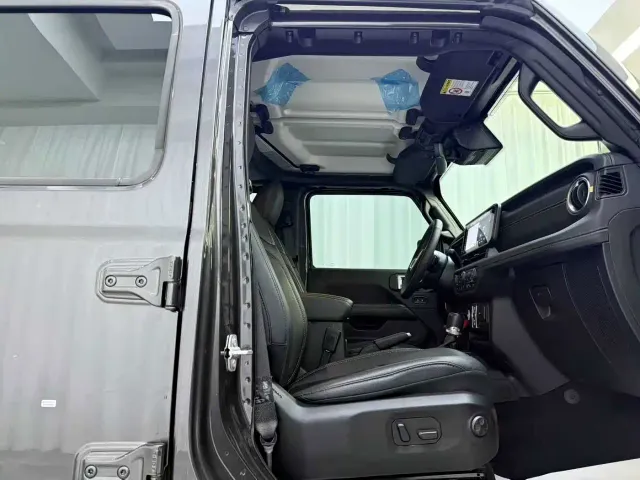 Jeep Wrangler — Фото автомобиля 6