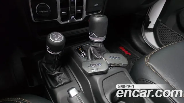 Jeep Wrangler JL — Фото автомобиля 12