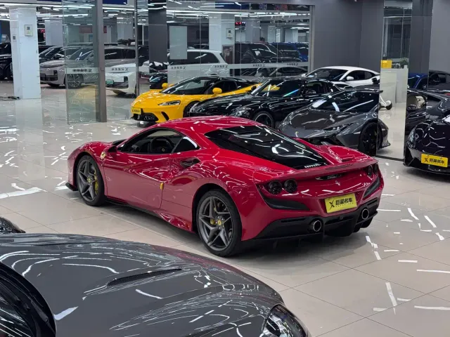 Ferrari F8 — Фото автомобиля 9