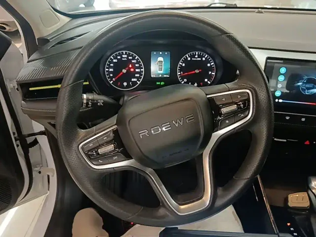 Roewe i5 — Фото автомобиля 10