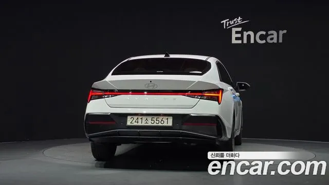 Hyundai Avante — Фото автомобиля 4