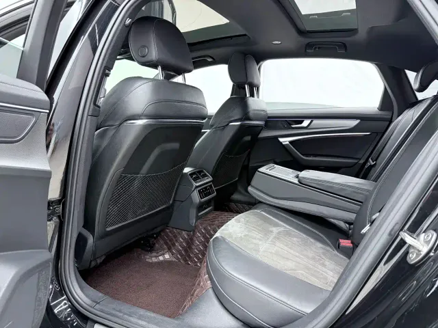 Audi A6L — Фото автомобиля 10