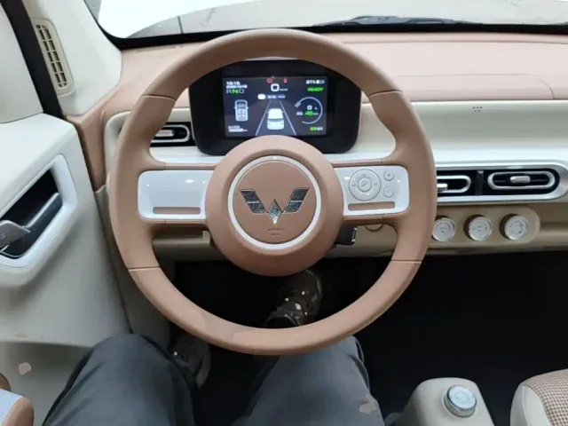 Wuling Hongguang Mini EV — Фото автомобиля 10