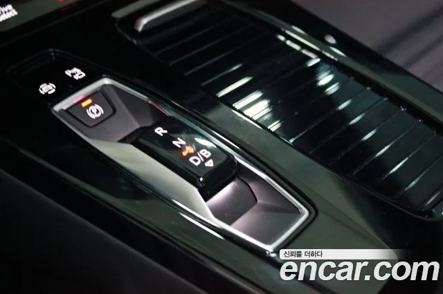 Audi A6 e-Tron — Фото автомобиля 9