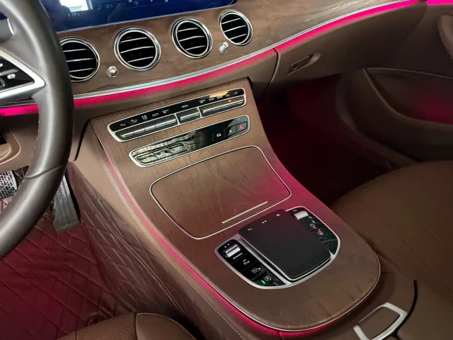 Mercedes-Benz E-Class — Фото автомобиля 6