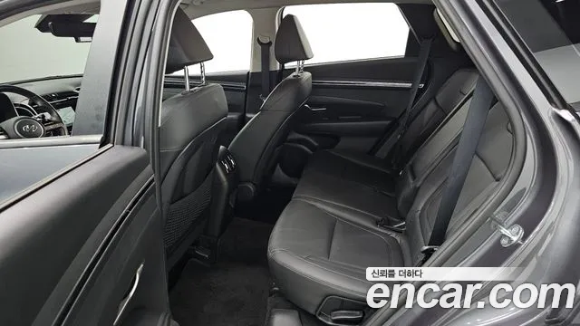 Hyundai Tucson Tucson (NX4) Бензин 1.6 турбо 2WD — Фото автомобиля 4