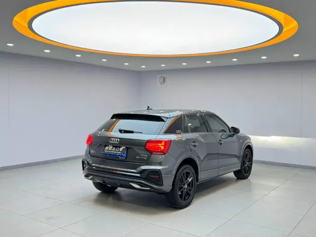 Audi Q2L — Фото автомобиля 6