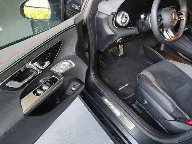 Mercedes-Benz EQE AMG — Фото автомобиля 11