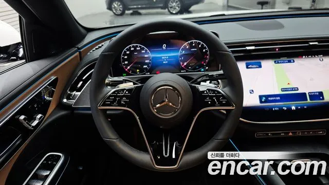 Mercedes-Benz E-Class — Фото автомобиля 13