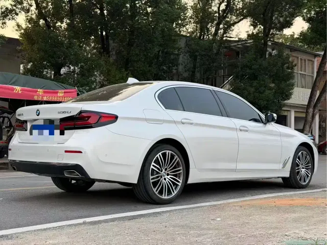 BMW 5 Series — Фото автомобиля 7