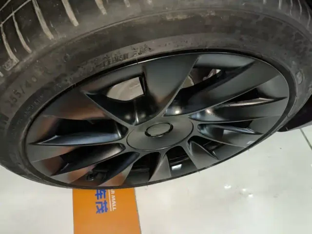 Tesla Model Y — Фото автомобиля 22