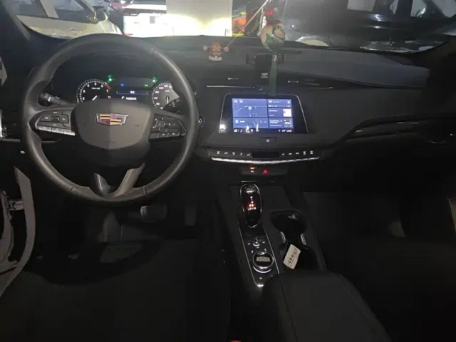 Cadillac XT4 — Фото автомобиля 9