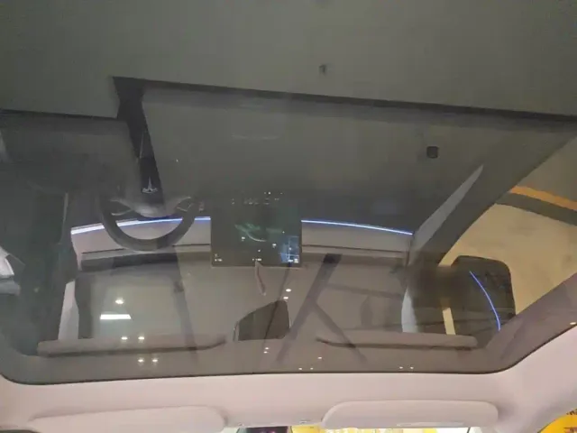 Tesla Model Y — Фото автомобиля 17