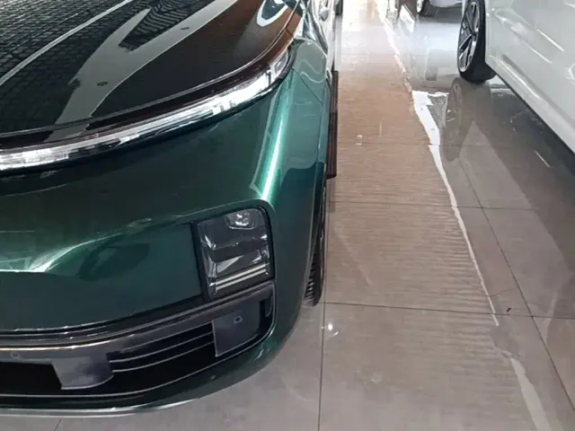 Li Auto L9 — Фото автомобиля 23