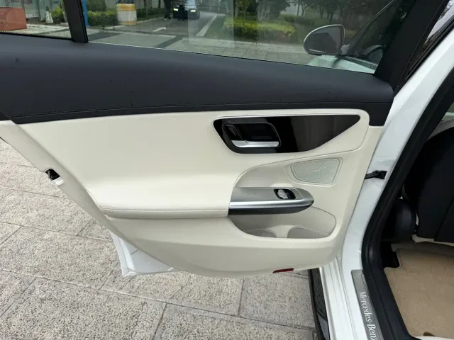 Mercedes-Benz C-Class — Фото автомобиля 30