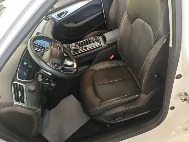 Roewe i6 MAX — Фото автомобиля 14