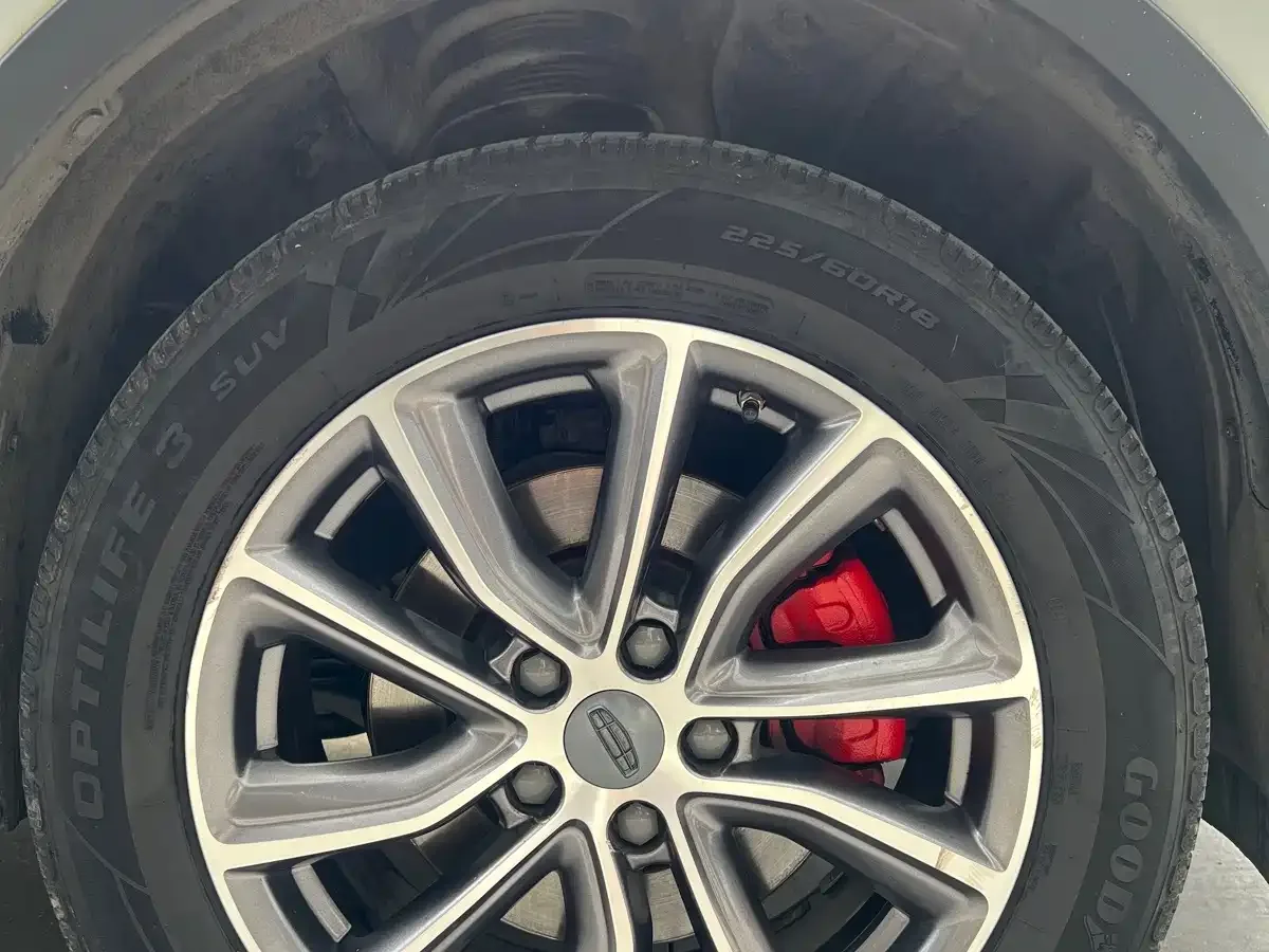 Geely Boyue 2022 1.8TD DCT Elegance — Фото автомобиля 14
