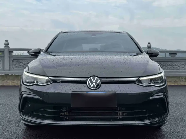 Volkswagen Golf — Фото автомобиля 2