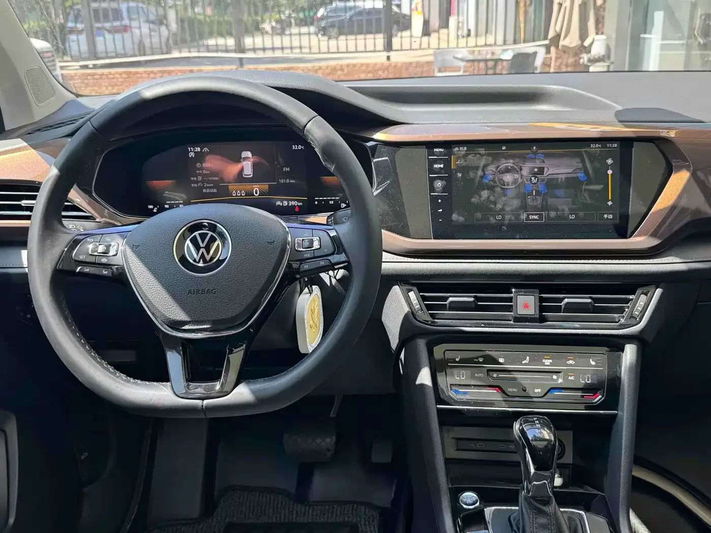 Volkswagen Tharu 2022 280TSI FWD Luxury Edition — Фото автомобиля 5