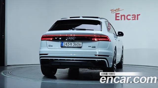 Audi Q8 55 TFSI quattro Premium — Фото автомобиля 4